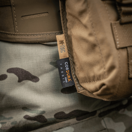 M-Tac Dobbelt Magasin Taske med Fastex Lukning i slidstærkt Cordura 500D, designet til AR- og AK-magasiner.