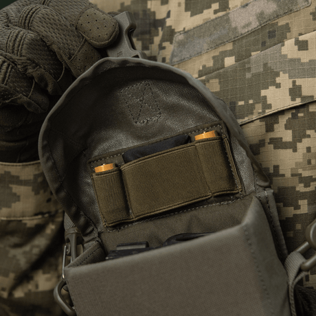 M-Tac Taske til Natkikkert PVS-14 med beskyttelsesrum og elastiske stropper til sikker opbevaring af natkikkerter og tilsvarende enheder.