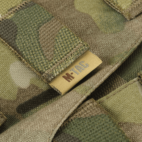 Detalje af M-Tac War Belt ARMOR med MOLLE-webbing, viser slidstærkt Cordura 500D i kamuflagedesign.