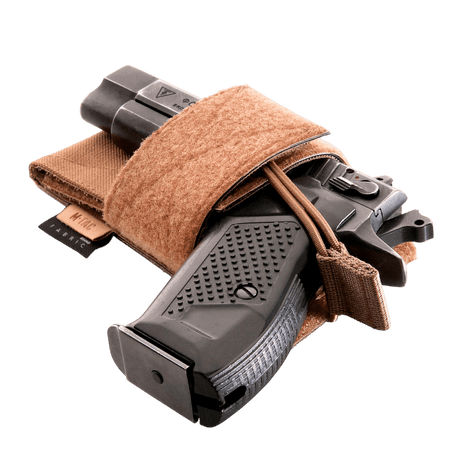 M-Tac CCW Hylster – Modulært Universal Hylster i kakhifarvet Cordura med velcro-loop panel, til diskret bæring, galleri position 1.