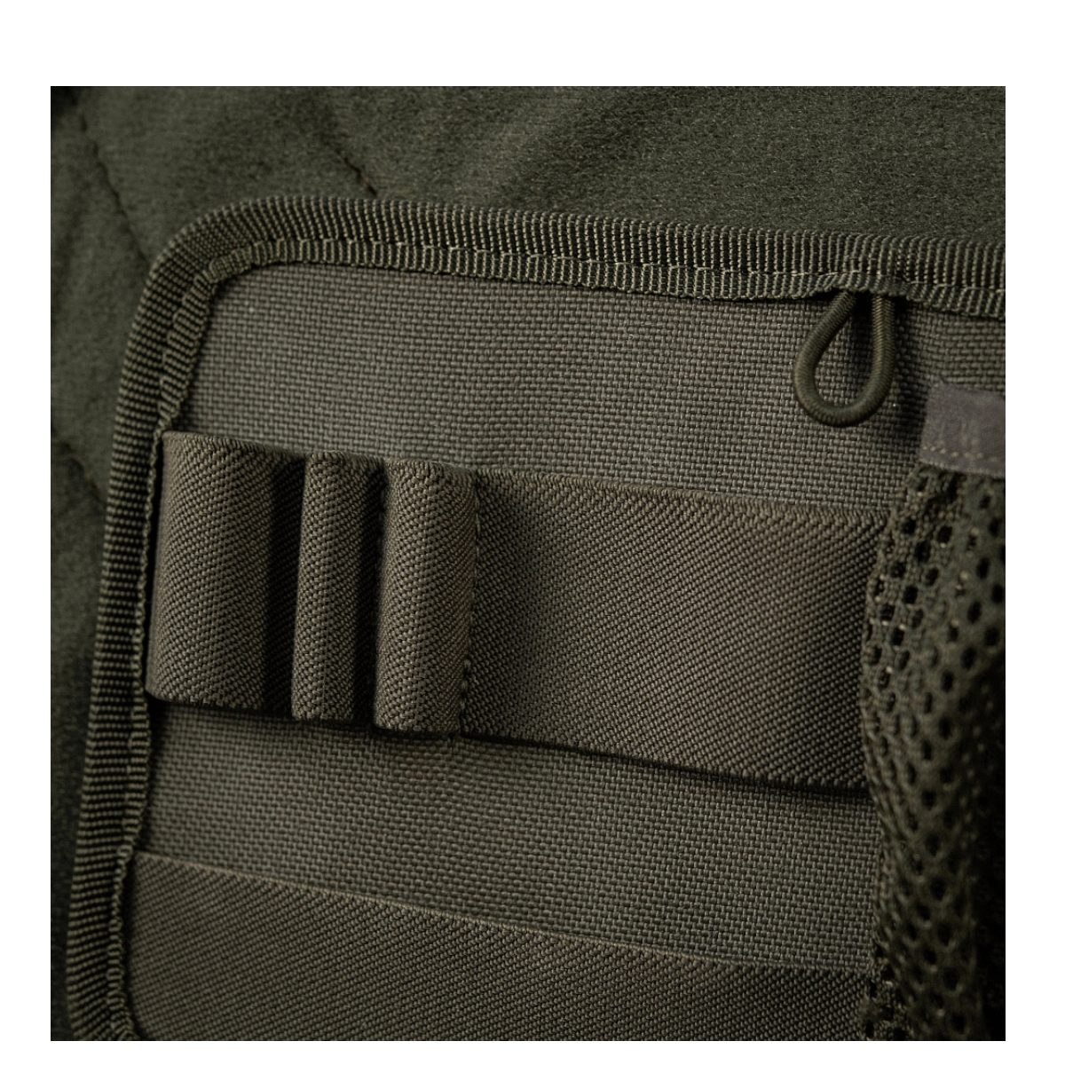 M-Tac Hook & Loop Low Profile Admin Panel i en taske med elastiske holdere til pen, lommelygte og gadgets, organiseringssystem.