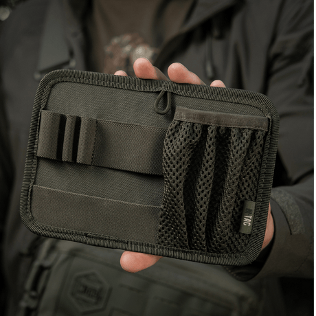 M-Tac Hook & Loop Low Profile Admin Panel i slidstærkt nylon med netlomme og remme til modulær organisering, galleri position 1.