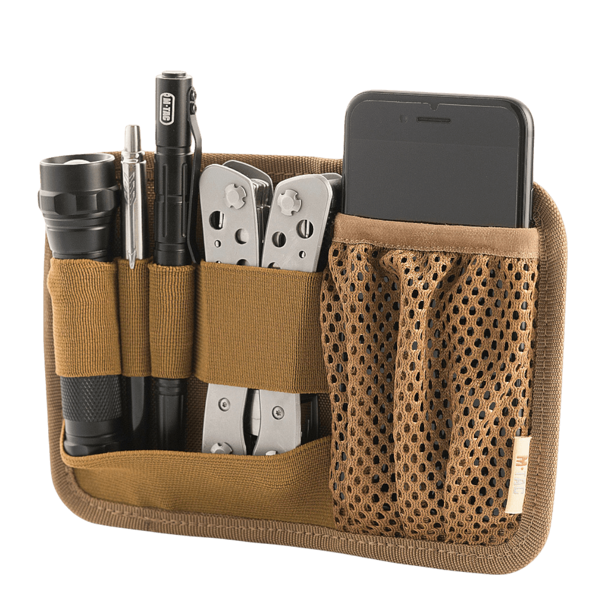 M-Tac Hook & Loop Low Profile Admin Panel med elastiske fastgøringer til gadgets som lommelygte, multitool og telefon på Velcro-panel.