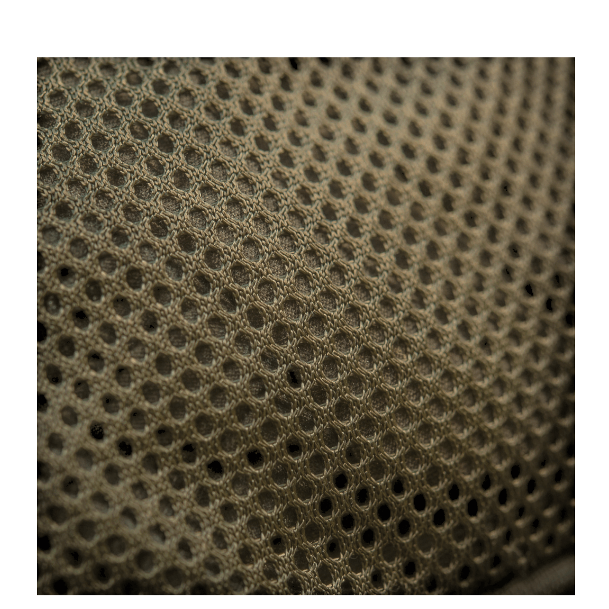 Nærbillede af M-Tac Hook & Loop Utility Panel i mesh-materiale til taskeindretning