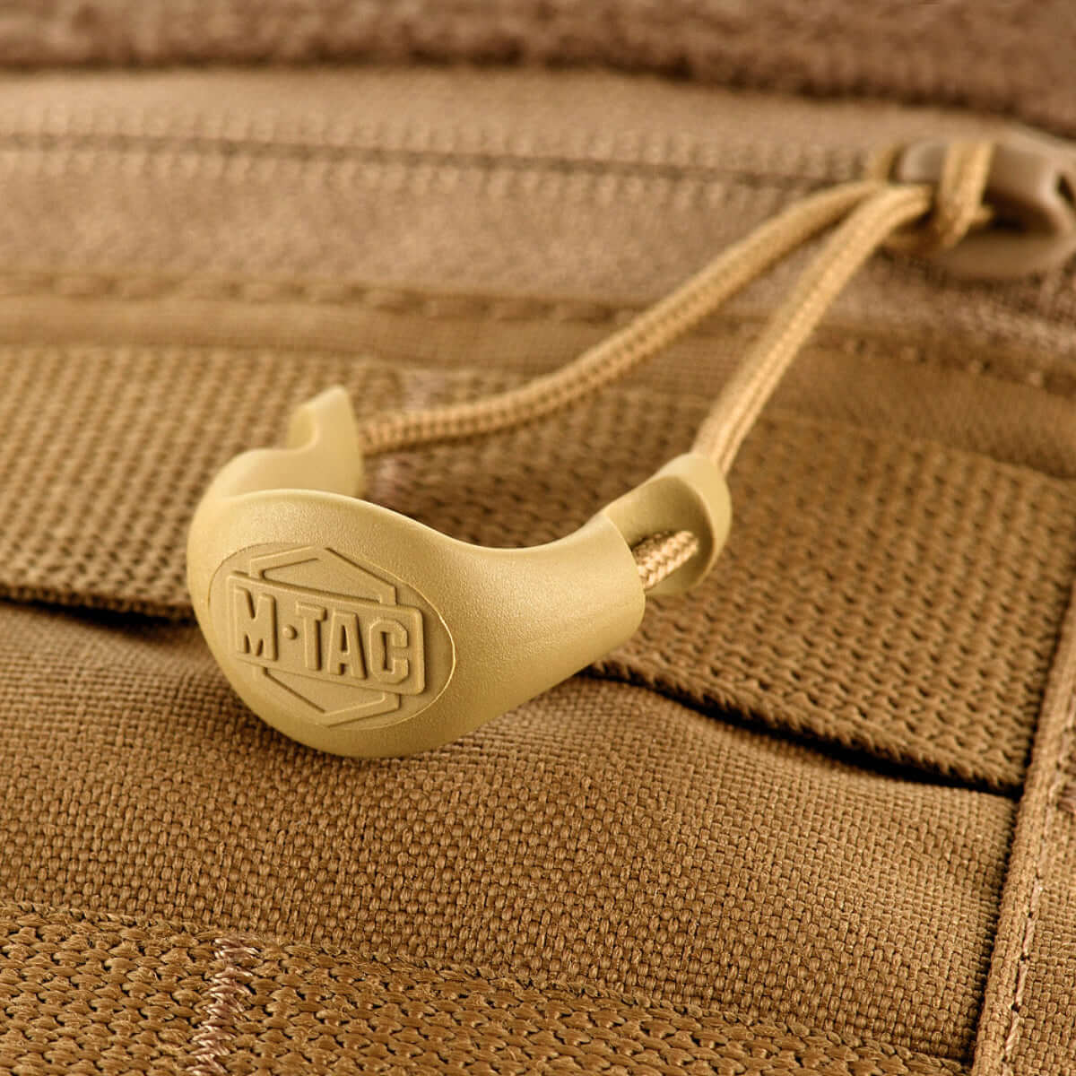 M-Tac Rygsæk Gen.II Elite Large detaljeret syning og forstærkning i Cordura materiale med lynlåstræk.