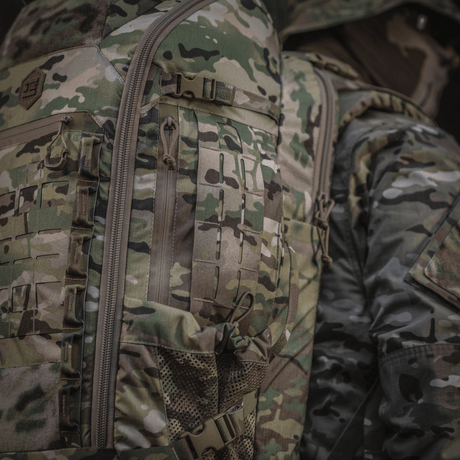 M-Tac Rygsæk Large Gen.IV Elite i slidstærkt camouflage design til udendørs og taktisk brug, fremstillet af Cordura materialer.