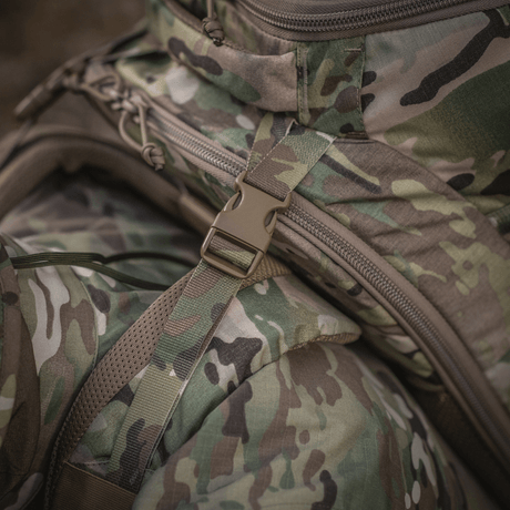 Nærbillede af M-Tac Rygsæk Large Gen.IV Elite med camouflage mønster og robuste stropper i Cordura-materiale.