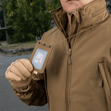 M-Tac Taktisk ID-kortholder med Snøre, robust Cordura-materiale, bæres om halsen eller fastgøres med velcro, militær og politi brug.