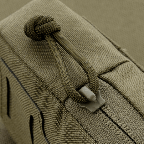 M-Tac PC Utility Pouch Elite i 500D Cordura med MOLLE-interface, detalje af lynlås og holdbare fittings.