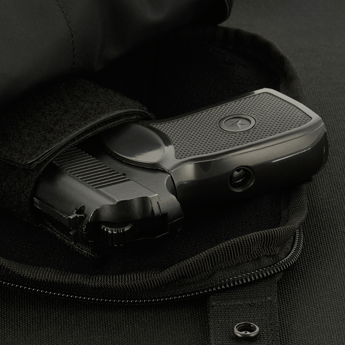 Skjult våbenrum i M-Tac Sphaera Hex Hardsling Bag med høj sikkerhed og komfort.