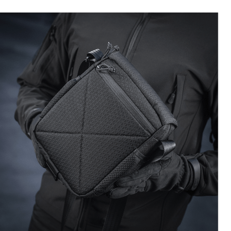 M-Tac Satellite Magnettaske Gen. II Elite Hex i sort med Cordura Hex materiale og NIJ-certificering, vist i galleri position 1.