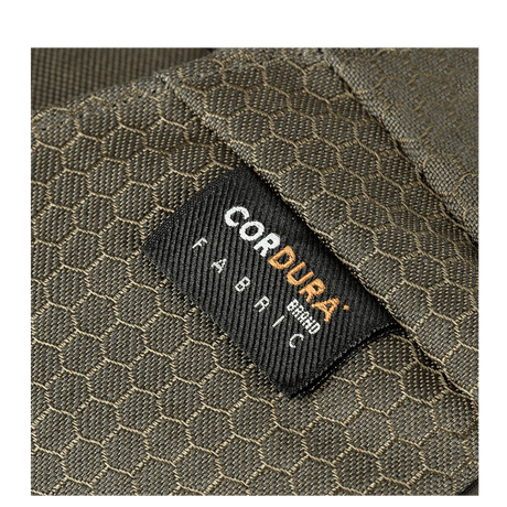 Nærbillede af Cordura-stofetiket på M-Tac Magnet XL Taske Elite Hex med sekskantet mønster.