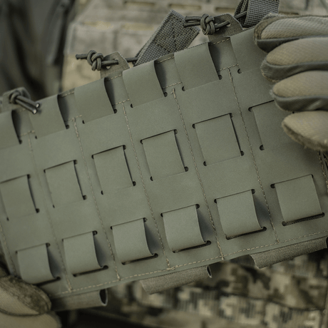 M‑Tac Elastisk Triple Magazine Pouch Elite i Cordura 500D materiale med MOLLE Laser Cut monteringssystem, ideel til 3 magasiner.