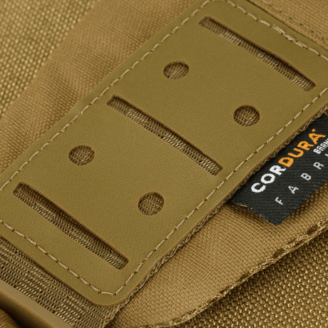 M‑Tac Cross Bag Elite Hex i Cordura 500 materiale, detalje af skulderstrop med MIL-SPEC fittings, perfekt til daglig og taktisk brug.