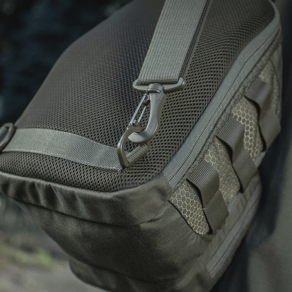 M‑Tac Cross Bag Elite Hex i Cordura 500 materiale med MIL-SPEC stropper.