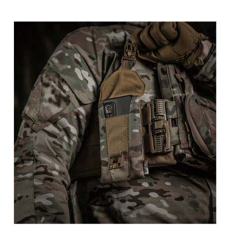 M-Tac Smartphone Lomme Elite Large Hex i robust CORDURA HEX, perfekt til op til 6,5 tommer telefoner med magnetisk WJ spænde, i camouflage.
