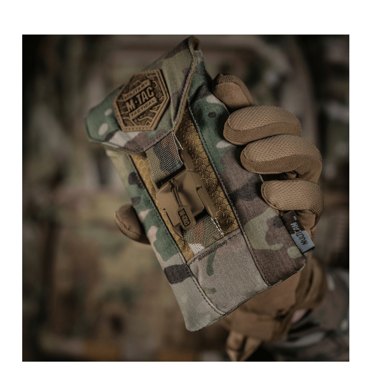 M-Tac Smartphone Lomme Elite Large Hex til sikker opbevaring, lavet af slidstærk CORDURA HEX materiale i camouflage design.