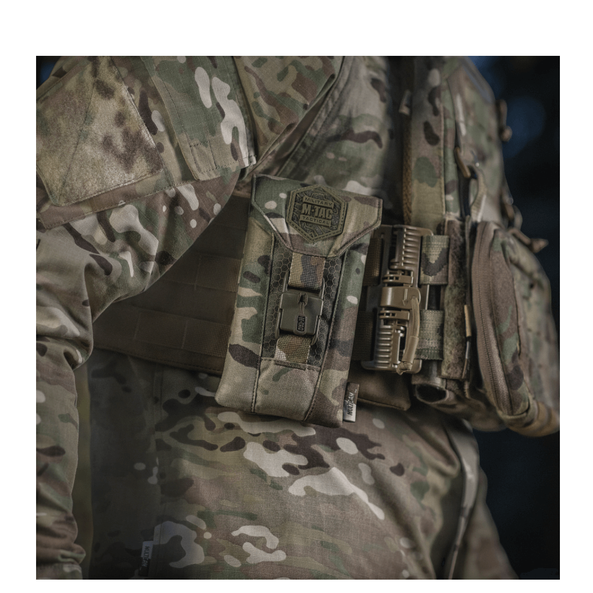 M-Tac Smartphone Lomme Elite Large Hex i camouflage-stof med magnetisk WJ spænde, beskytter smartphone op til 6,5 tommer.