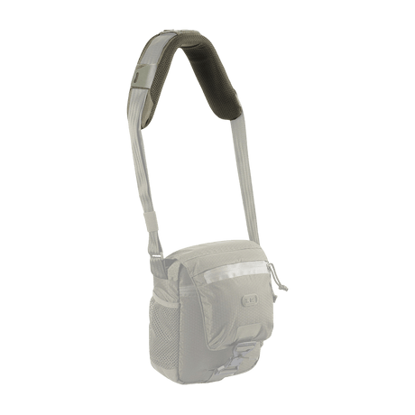 M‑Tac Skulderremspude 50 mm Elite monteret på taske for optimal vægtfordeling og komfort, grå Cordura-materiale.