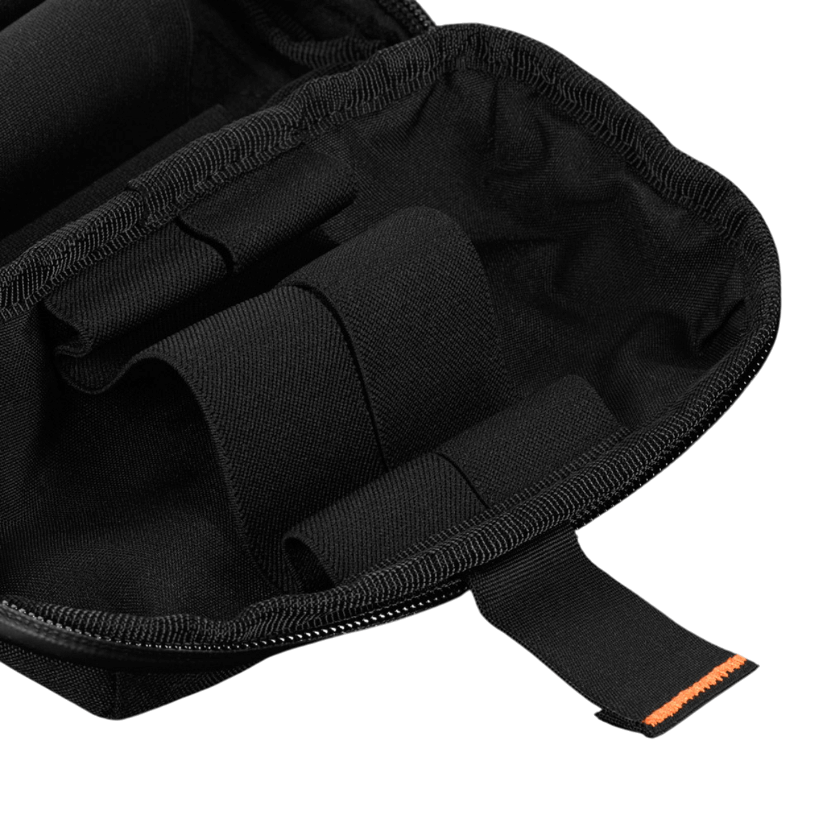 Indre organizer af M‑Tac Horizontal Medical Pouch Elite med elastiske holdere og lynlås.
