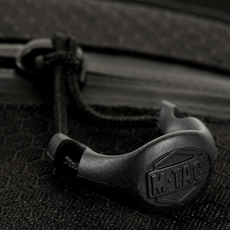 Nærbillede af M-Tac Sling Pistoltaske Elite Hex lynlås og detaljer.