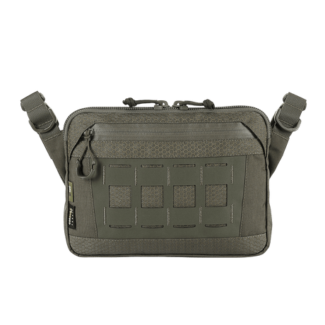 M-Tac Admin Taske Elite i Cordura 500D med justerbar skulderrem og kvalitetslynlåse. Stilfuld og slidstærk taske i grå.