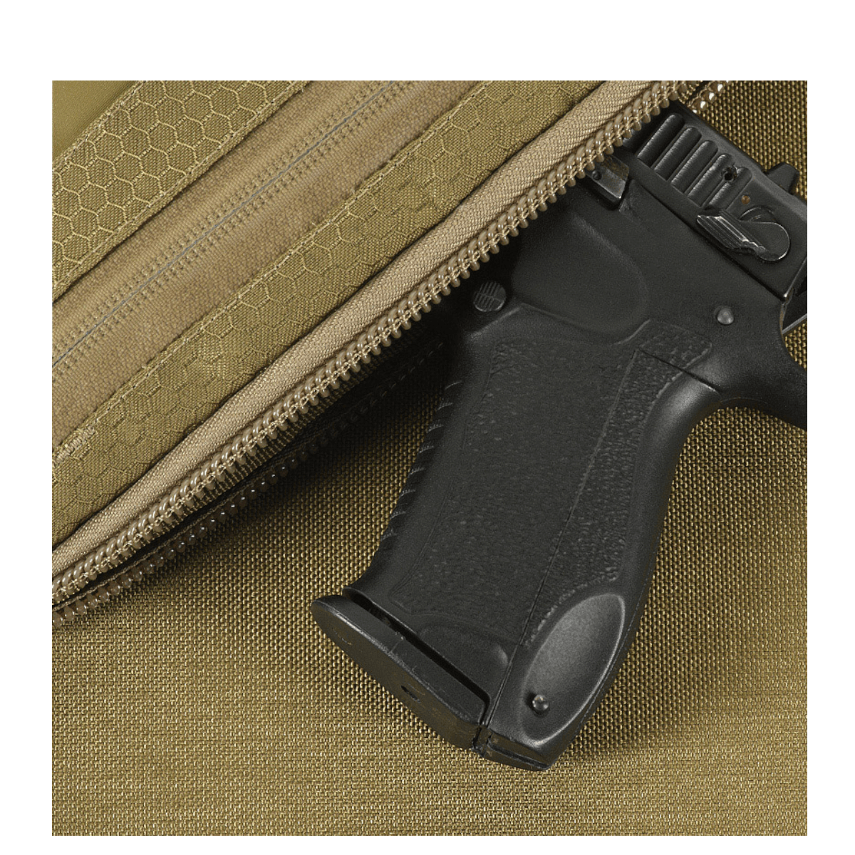 M-Tac Admin Taske Elite med kraftigt materiale og pistolopbevaring, fremstillet af Cordura 500D med YKK lynlåse.