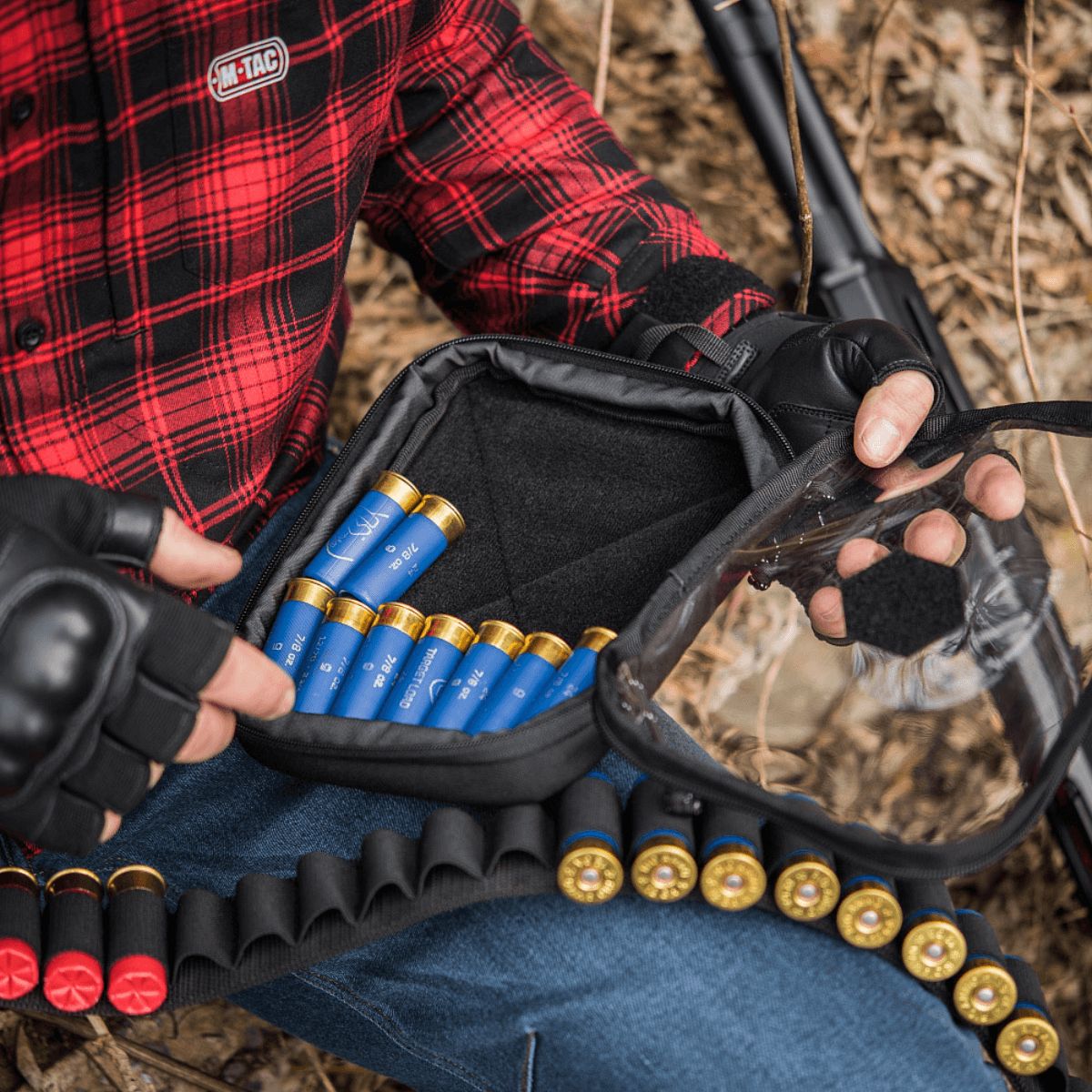 M-Tac Utility Organizer Slim Elite i brug til opbevaring af ammunition, holdbar Cordura 500D konstruktion, PVC gennemsigtig forvæg.