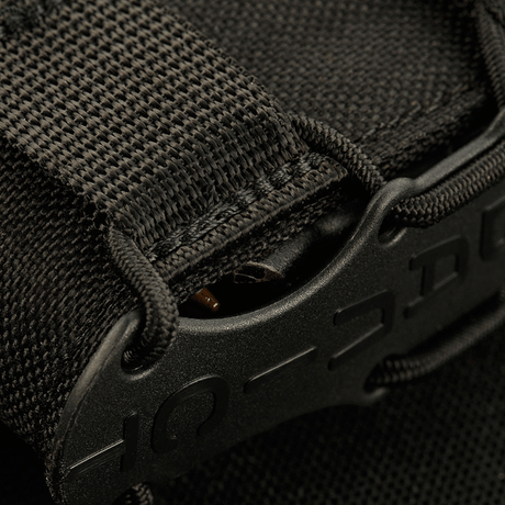 M-Tac Mag Lomme Kolchan til AK/AR Mini i slidstærkt Cordura med fokus på forstærket lukning og detaljeret syningsarbejde, galleri position 1.