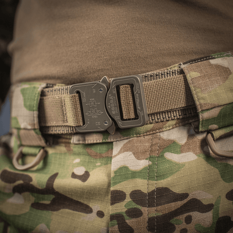 M-Tac Taktisk Bælte med Cobra-spænde i nylon, ideelt til militær og ekstremsport, med holdbart Austrialpin Cobra-spænde.