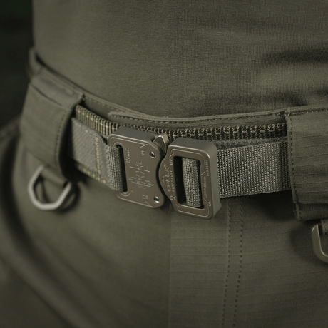 M-Tac Taktisk Bælte med Cobra-spænde i slidstærkt nylonwebbing, ideelt til militær brug, med et holdbart Austrialpin Cobra 25 mm-spænde.