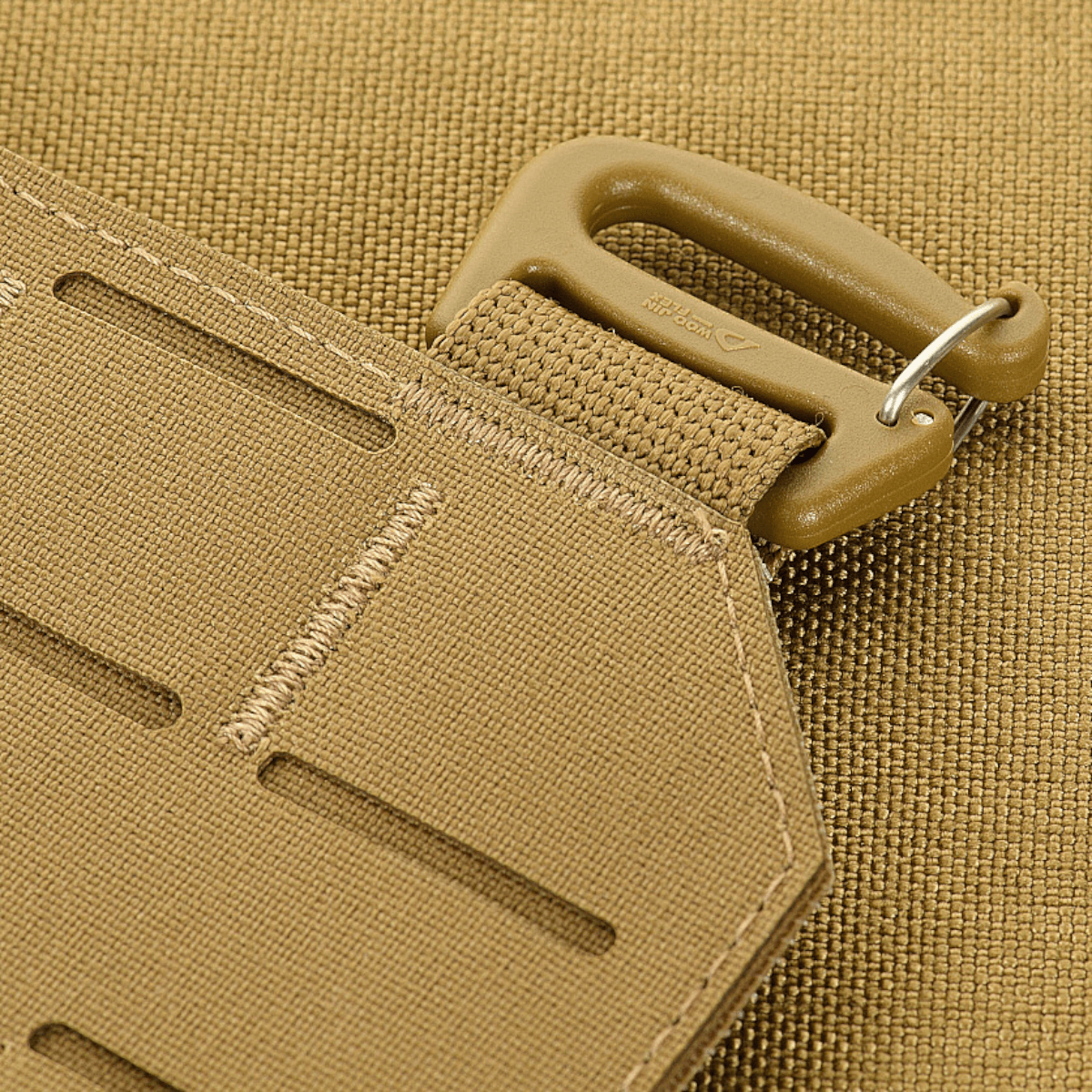 Detalje af M-Tac Frontpanel til Plate Carrier Cuirass QRS XL med slidstærkt Cordura 500D-materiale og Woojin-krog.