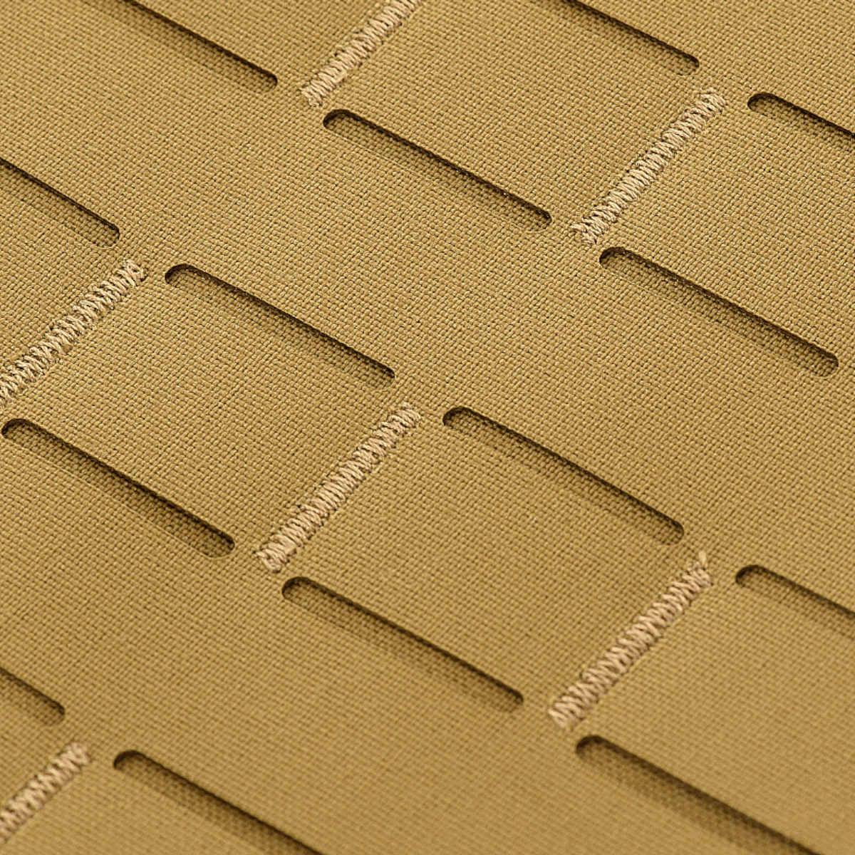 Nærbillede af M-Tac Frontpanel til Plate Carrier Cuirass QRS XL med slidstærkt Cordura 500D-materiale og MOLLE-system.