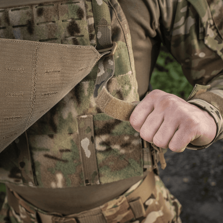 M-Tac Frontpanel til Plate Carrier Cuirass QRS XL i robust Cordura 500D med NIJ-certificering vist i galleri position 1, tæt på detalje af strop