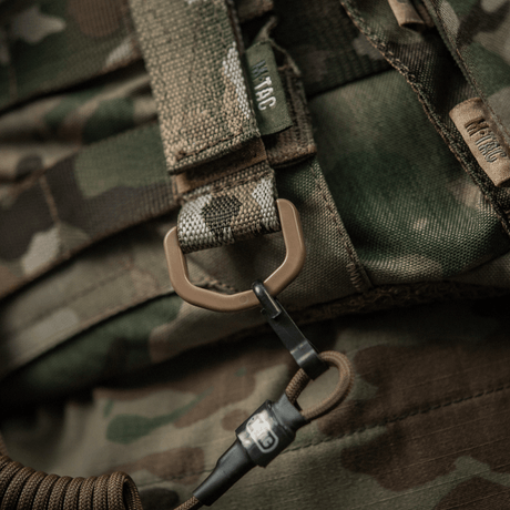M-Tac Fastgørelse med D-ring til MOLLE-udstyr på camouflageveste