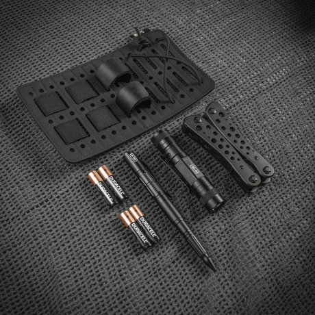 M-Tac Modul Insert Molle 11x19, Laser Cut organiserer EDC-udstyr på en taskeindsats med laserudskårne rum og MOLLE-kompatibilitet.