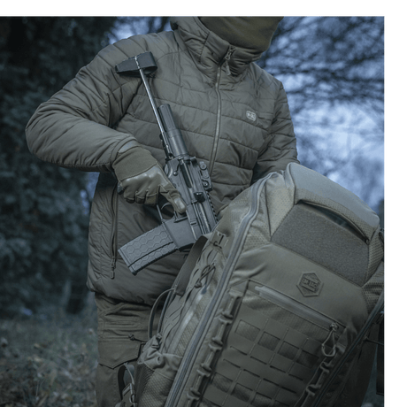 M-Tac Rygsæk Large Elite Hex Gen. IV, ergonomisk taske til våbenadskillelse, holdbar Cordura-materiale. Udendørs taktikmiljø.