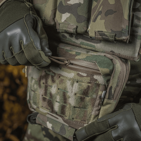 M-Tac Lomme til Tilbehør Lower Large Elite Plate Carrier i slidstærkt Cordura 500D med NIJ-certificering, vist i galleri position 1, funktionel kamufleret pouch