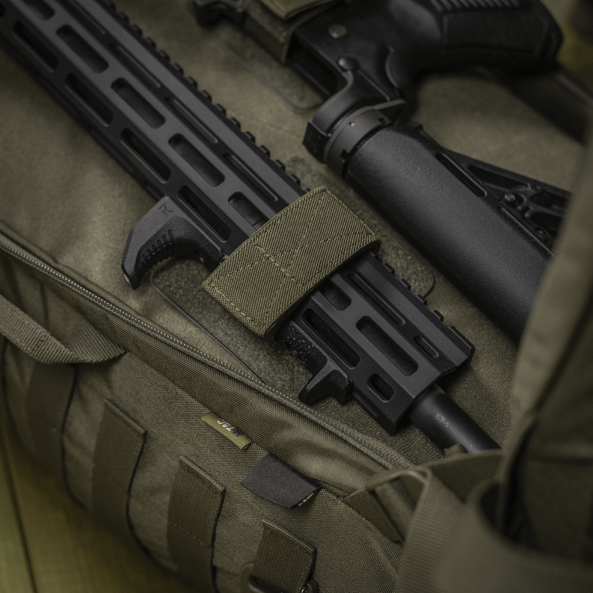 M‑Tac Indlæg til Rygsæk (3 stk) i brug til opbevaring af demonteret AR-15 i en rygsæk med Velcro-panel, der fastgør udstyret sikkert.