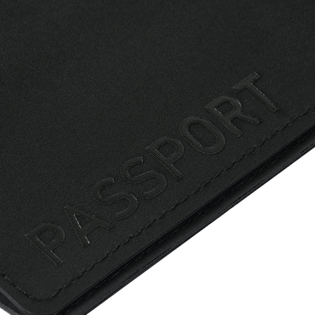 M‑Tac Pascover i moderne polymerkomposit med 'Passport'-tryk, beskytter pas mod slid. Passer til ukrainske og udenlandske pas.
