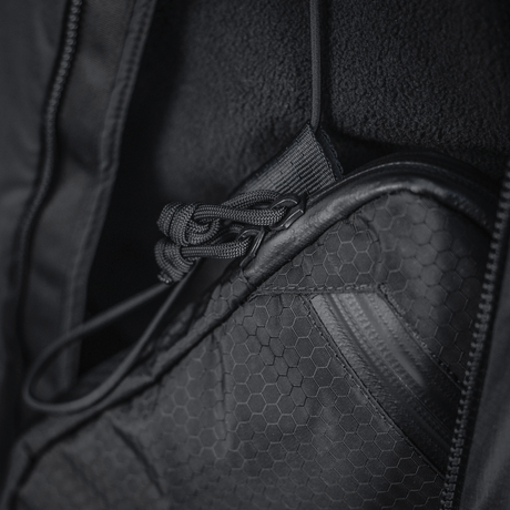 M‑Tac Pocket Bag Elite HEX i slidstærkt materiale med YKK lynlåse, designet til opbevaring af EDC-udstyr og daglig brug.