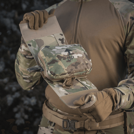 M-Tac Horisontal Medic Lomme Large Elite i multicam med NIJ-certificering vist i galleri position 1, åben med synlig indvendig IFAK organizer