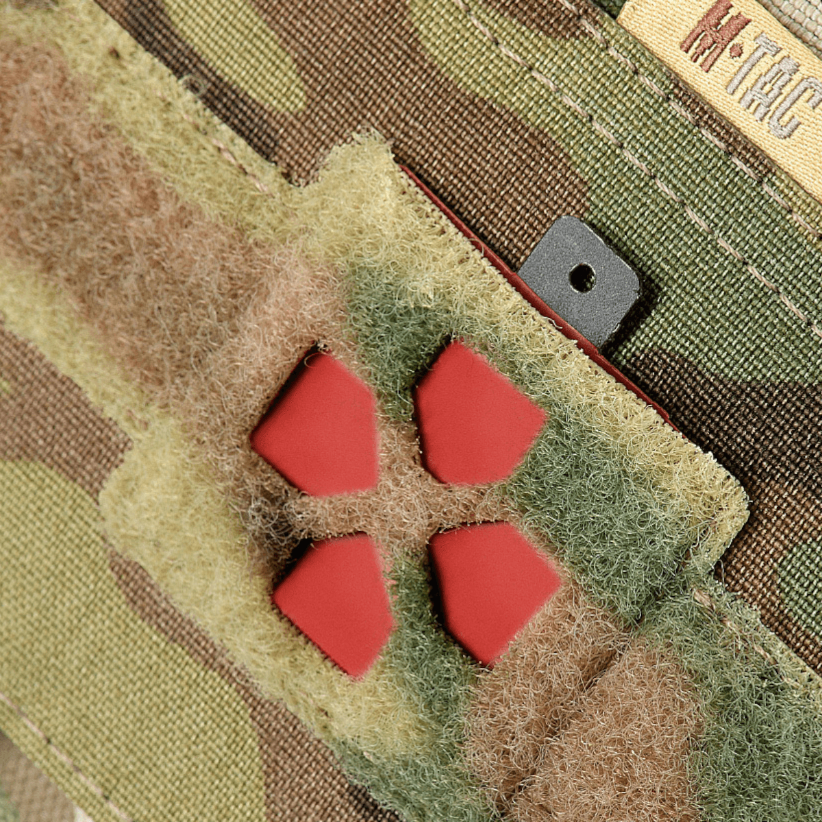 M-Tac Horisontal Medic Lomme Large Elite førstehjælpstaske i slidstærk Cordura 500D med organiser og base til montering.