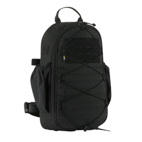 Sort M-Tac STURM Elite Rygsæk, 15 liter taktik rygsæk, fremstillet af Cordura, med MOLLE Laser Cut panel og fleksible sidelommer. Ideel til kort felttur.
