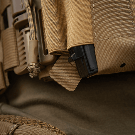 M-Tac Frontpanel til Plate Carrier Cuirass QRS til 4 Magasiner i robust, elastisk materiale med NIJ-certificering, funktionel opbevaring, galleri position 1
