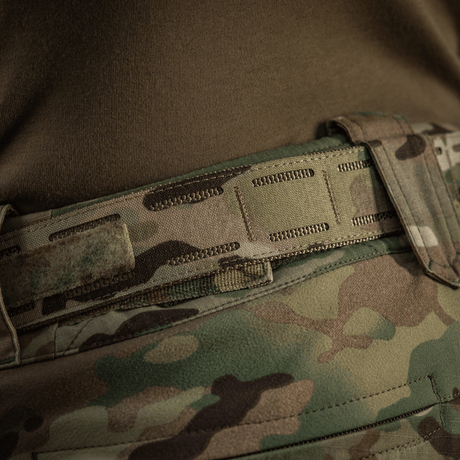 M-Tac Cobra Buckle Taktisk Bælte Laser Cut i camouflage, ideel til militær og politiudstyr.