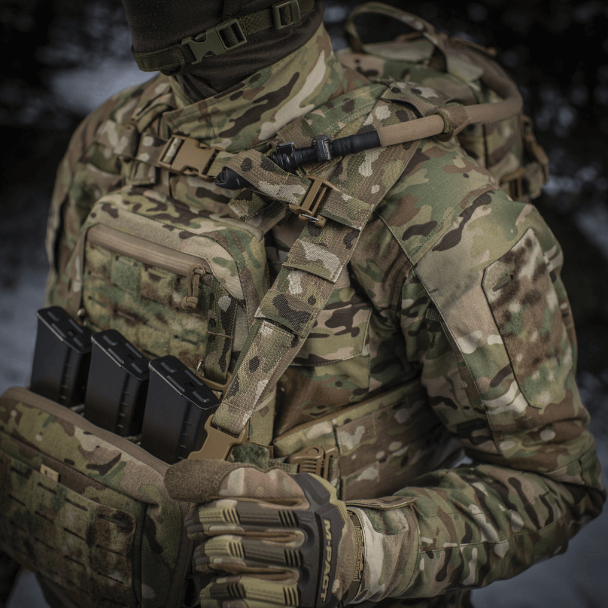 M-Tac Rygsæk Sturm Elite Gen.II i felten med camouflageudstyr og MOLLE system