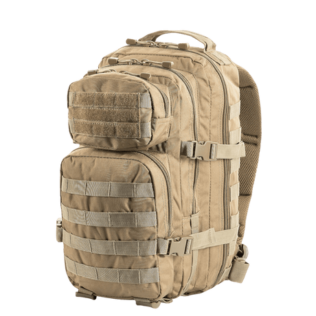 M-Tac Assault Pack rygsæk med MOLLE-system, ideel til bybrug eller kortere vandreture. Komfortable bløde skulderstropper, 20 L kapacitet.
