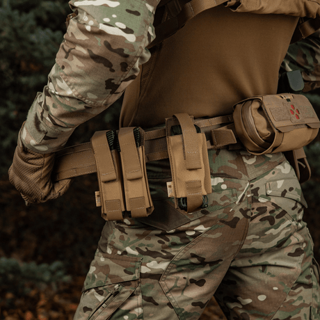 M-Tac Range Bælte Cobra Buckle Gen.IV i brug af taktisk operatør med camoufleret udstyr