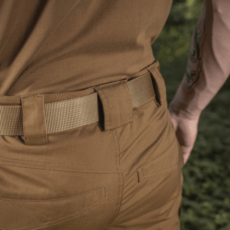 M-Tac Shorts Aggressor Gen.II Flex i brun farve med rip-stop materiale, taktisk design og Teflon-belægning, ideel til udendørs aktiviteter.